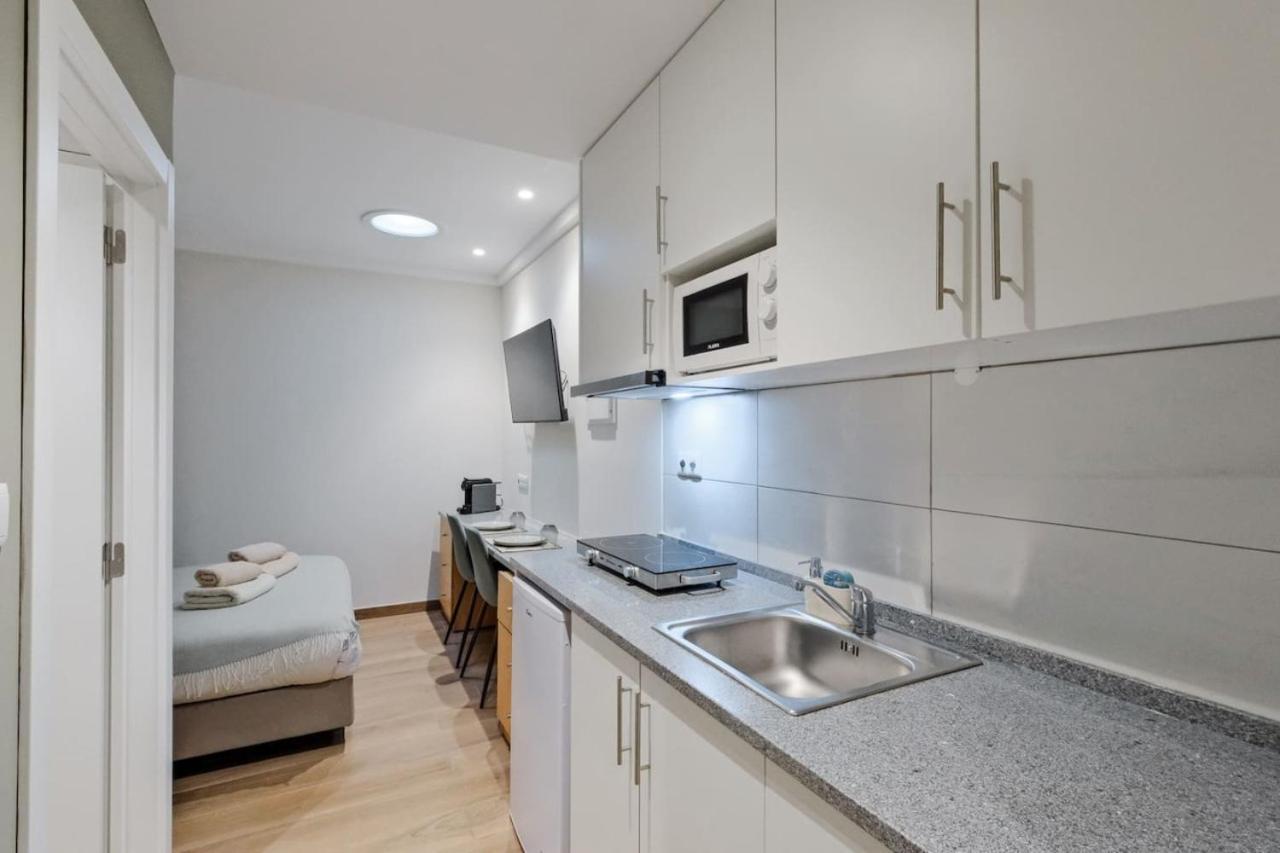 Lovely Fully Equipped Near Subway N8 Apartment
